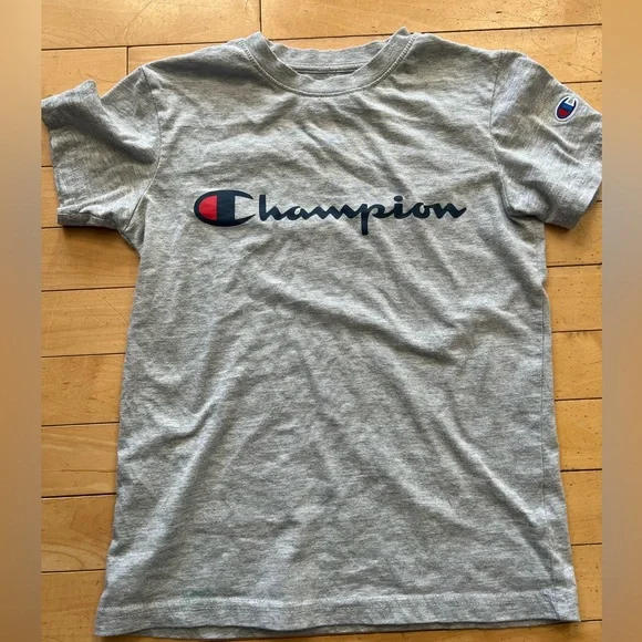 Champion shirt - Picture 1 of 2